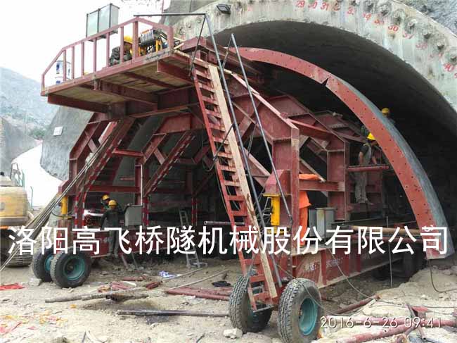襯砌臺(tái)車(chē)和鋪軌機(jī)的區(qū)別是什么？